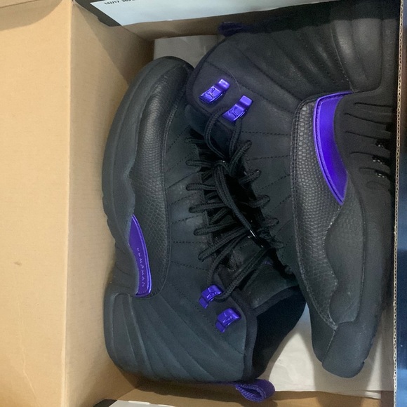 worn no creases and no tearing